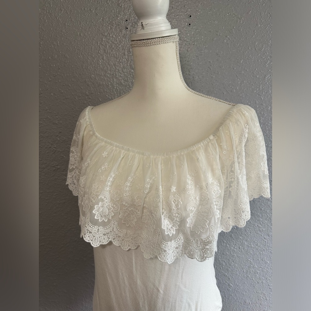 Lulus - Picture 3 of 4